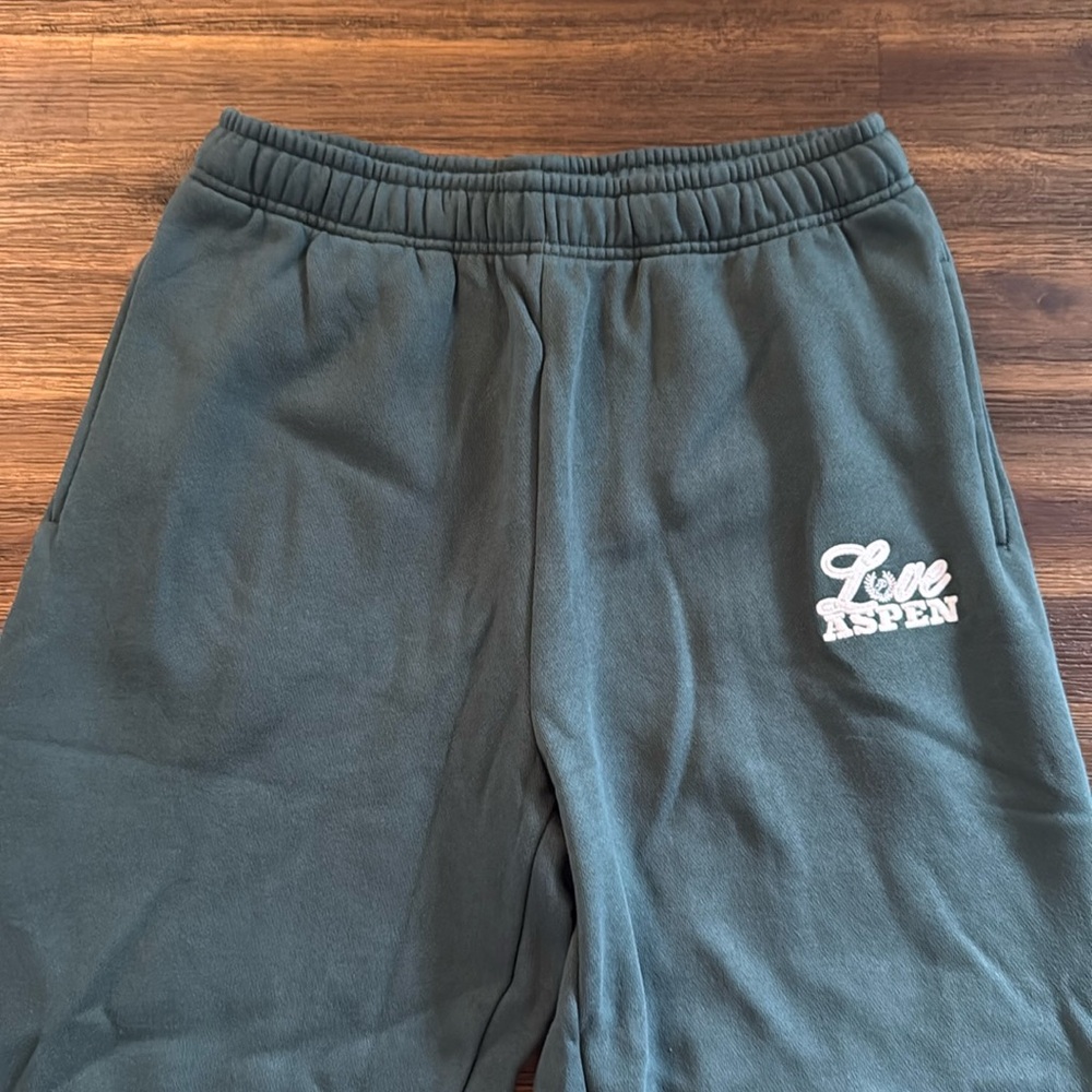PINK Victoria’s Secret Deep Forest Green Ivy Fleece Campus Sweatpants Medium NWT - Picture 2 of 10